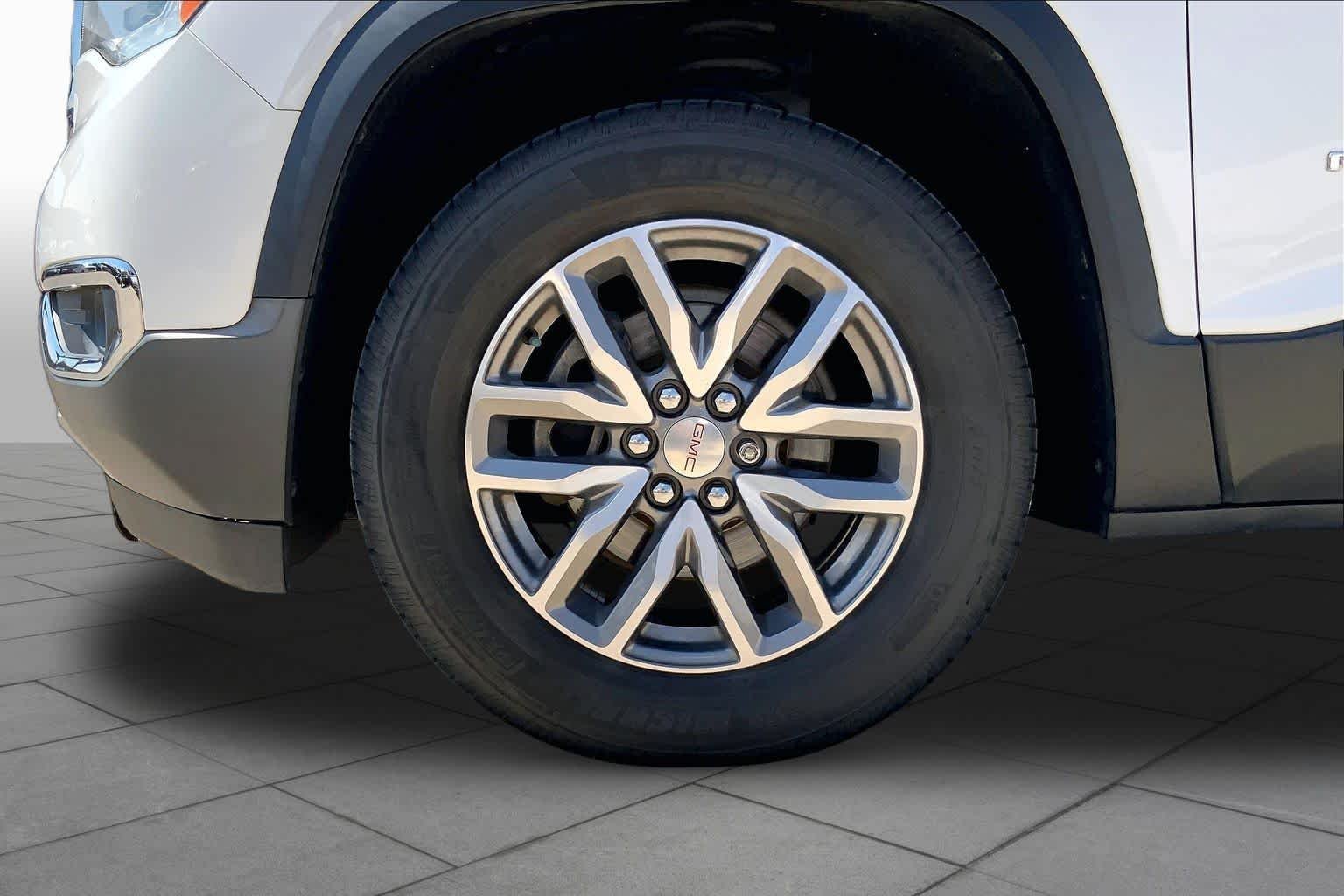 Used 2019 Summit White GMC SLE image 11