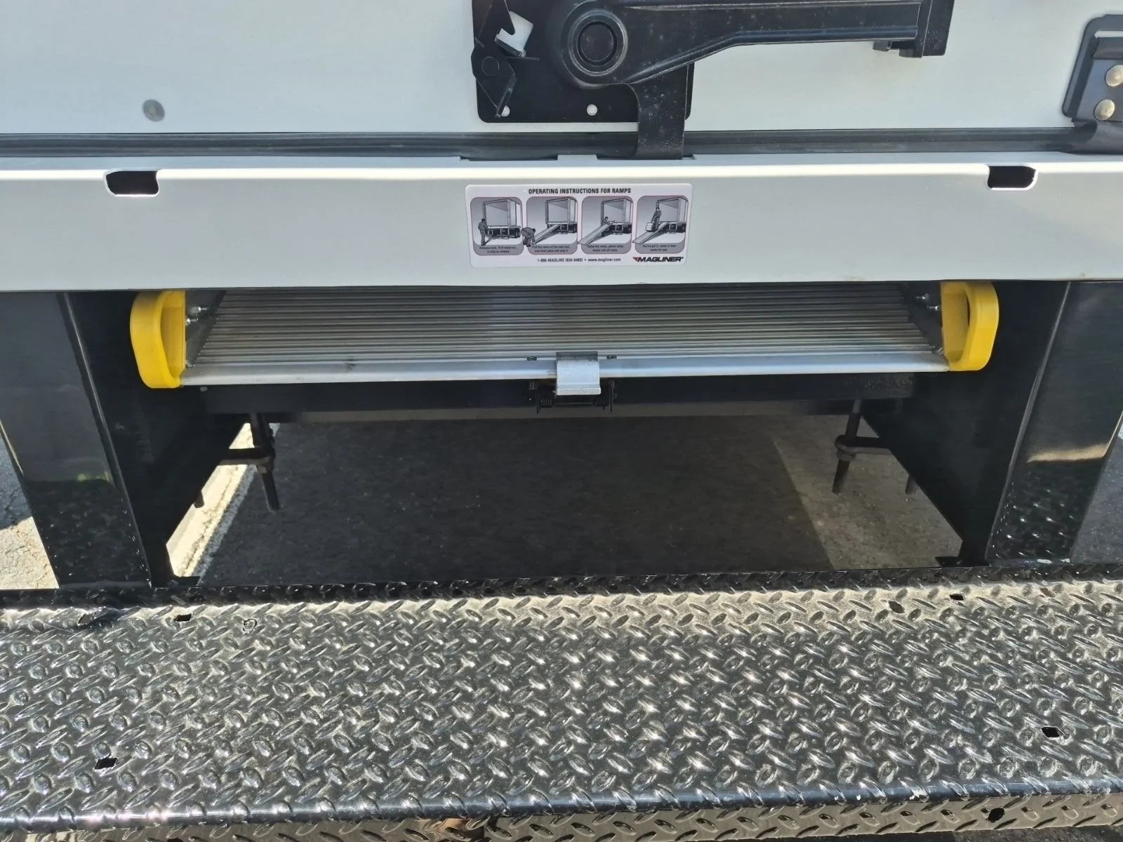 New 2027 Oxford White Ford BOX TRUCK image 18