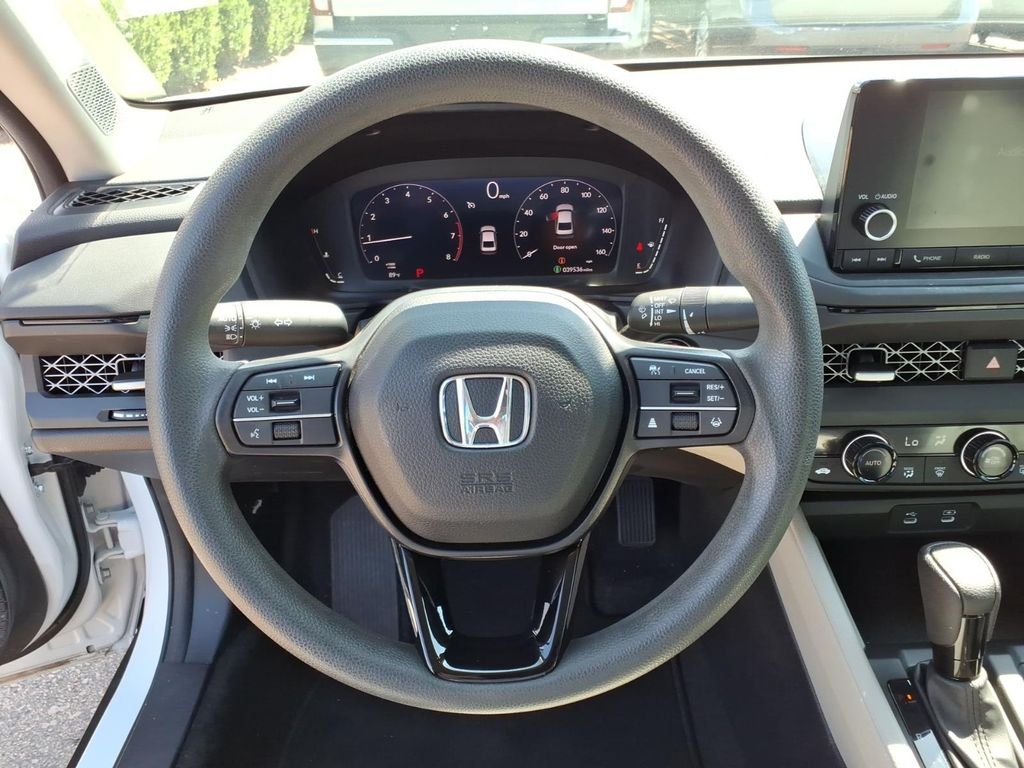 Used 2023 Platinum White Pearl Honda EX image 19
