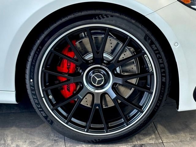 New 2026 MANUFAKTUR Moonlight White Magno Mercedes-Benz AMG® E 53 E 4MATIC+ Wagon image 38