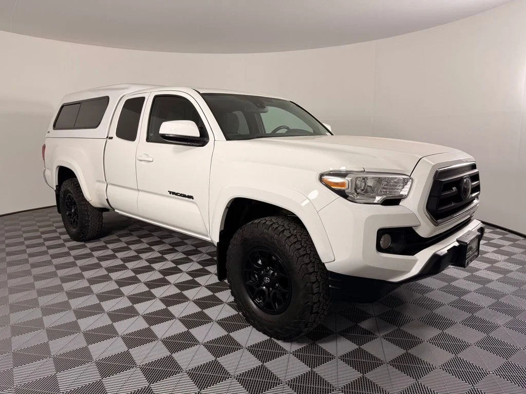 Used 2021 White Toyota SR5 image 5