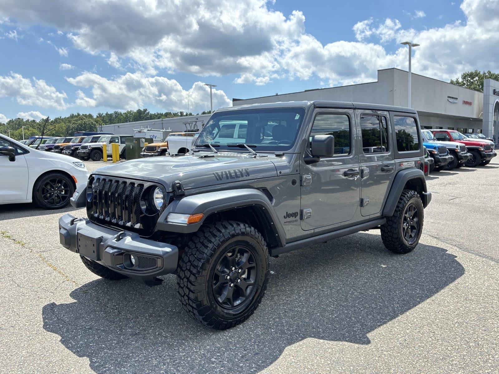 Certified Used 2022 Sting Jeep Unlimited Willys Sport image 3