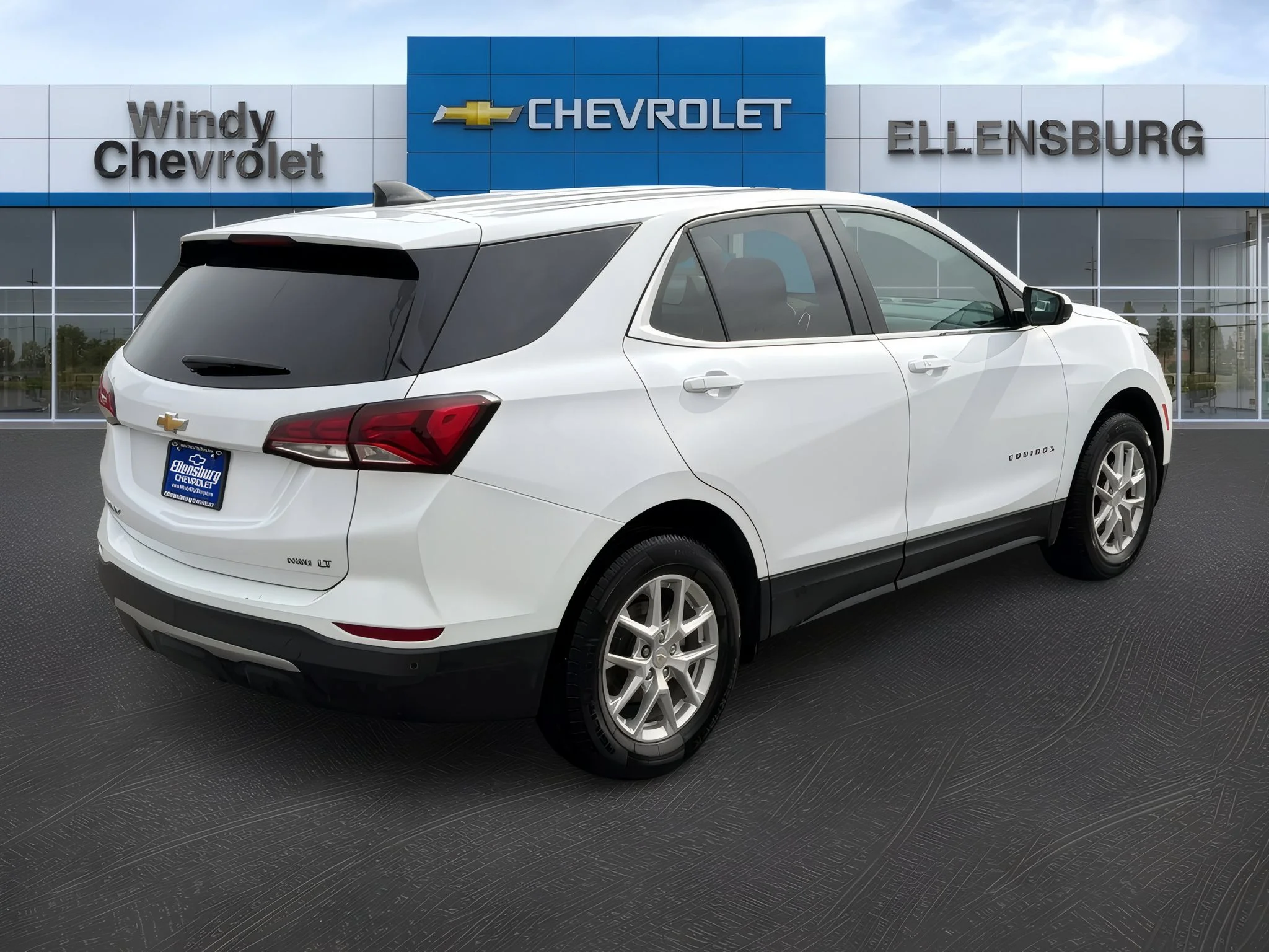 Used 2024 Summit White Chevrolet LT image 7