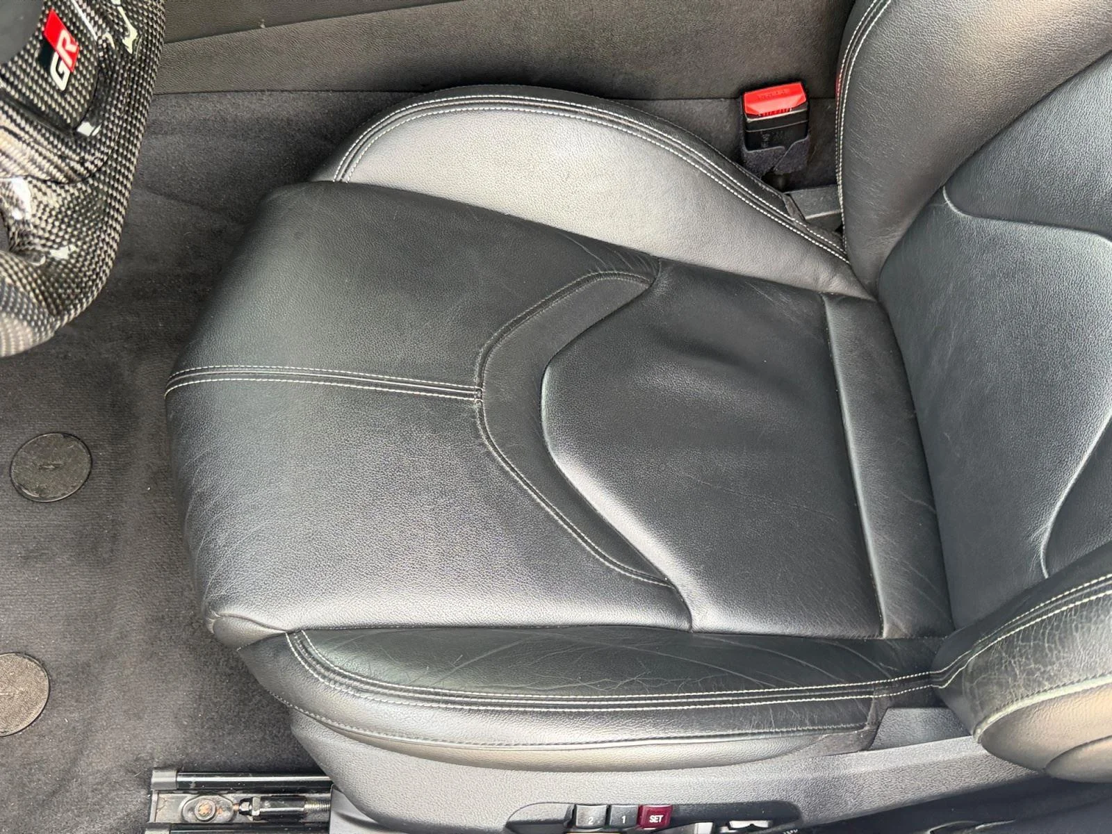Used 2021  Toyota 3.0 Premium image 30