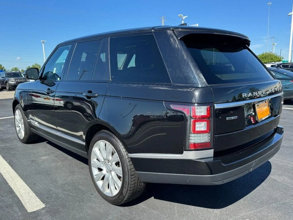 Used 2017 Santorini Black Land Rover HSE image 5
