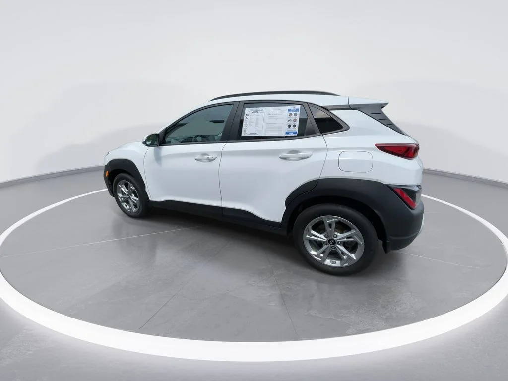 Used 2023 White Hyundai SEL image 6