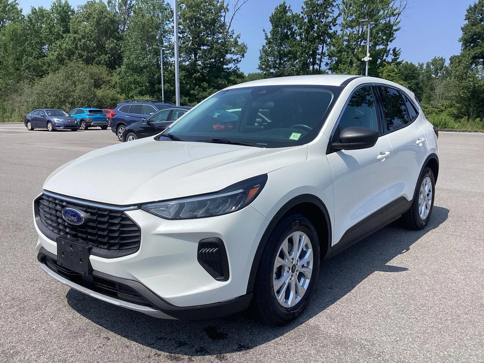 Used 2023 Star White Metallic Tri-Coat Ford Active image 3