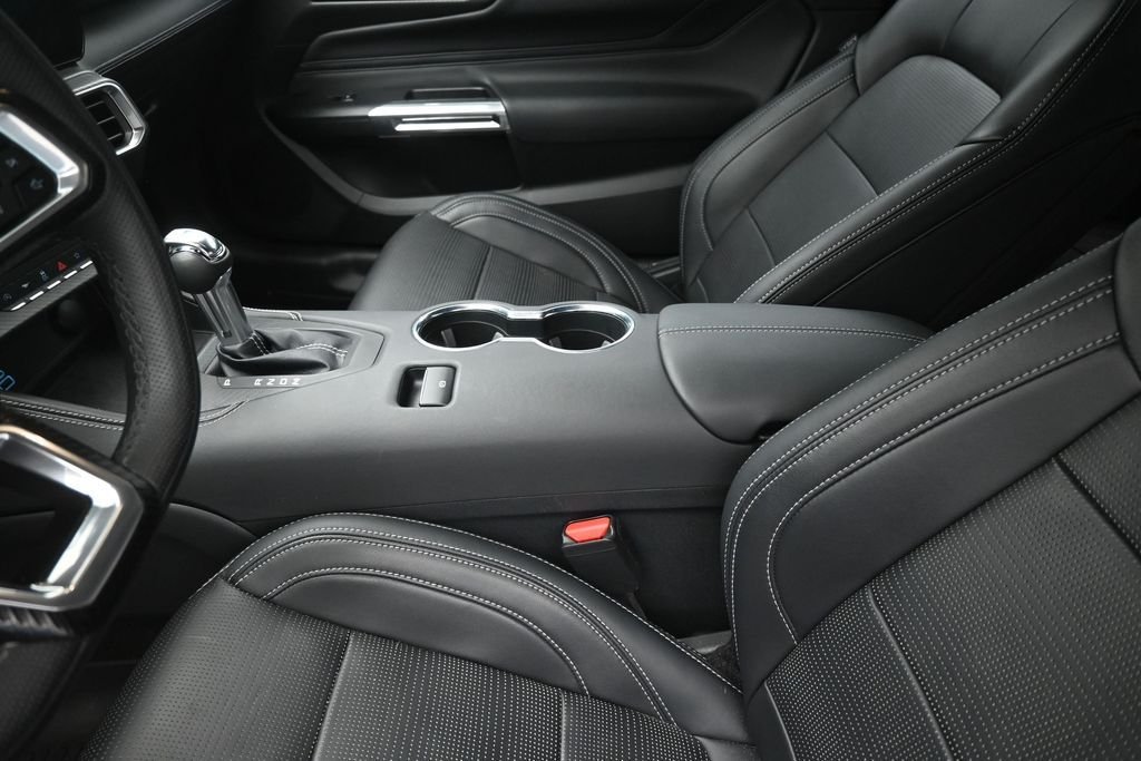 Used 2025 White Ford GT Premium image 18