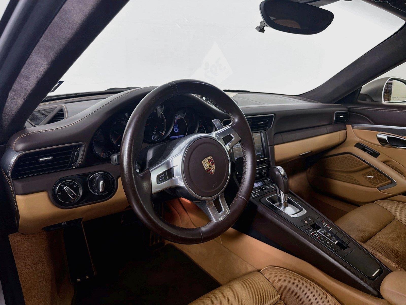 Certified Used 2015  porsche Turbo image 4
