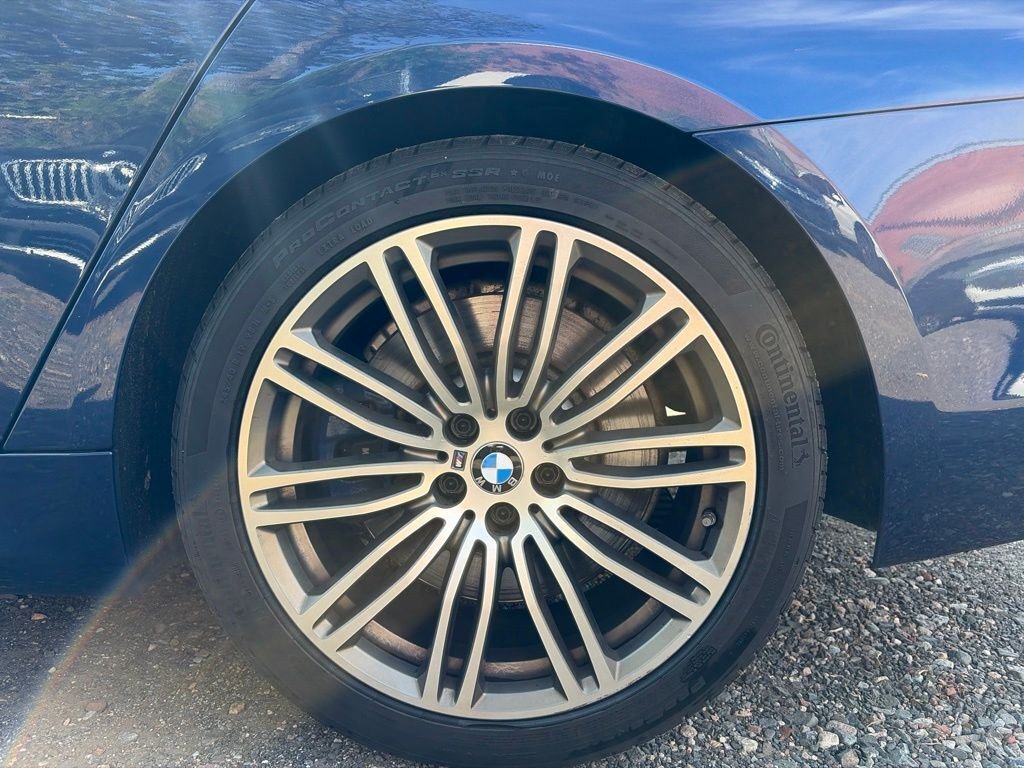 Used 2020 Blue BMW M550i xDrive image 15