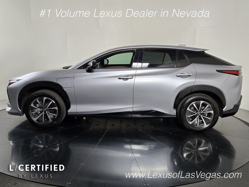 Certified Used 2024 Iridium Lexus PREMIUM image 3