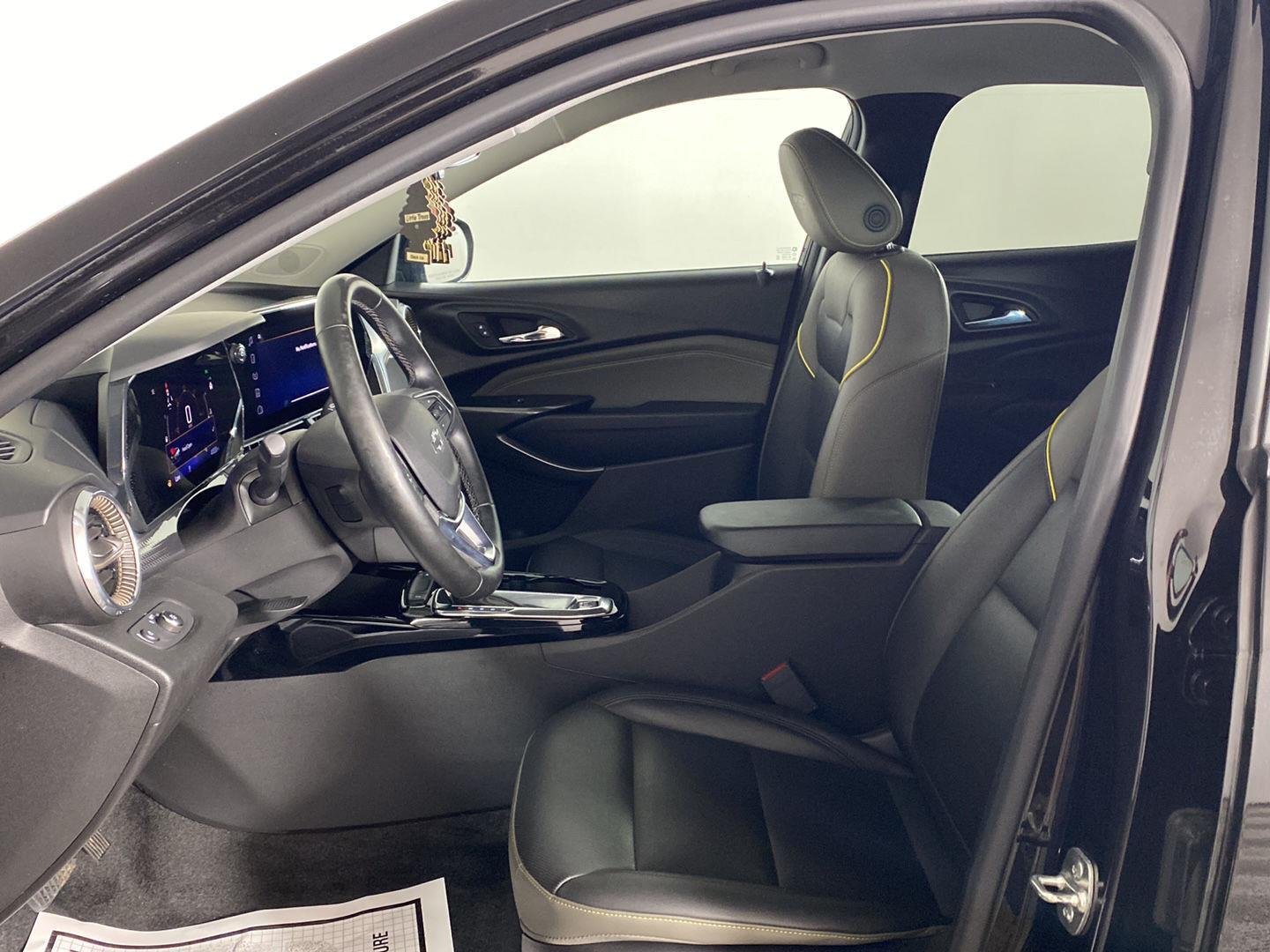Used 2025 Mosaic Black Metallic Chevrolet ACTIV image 23