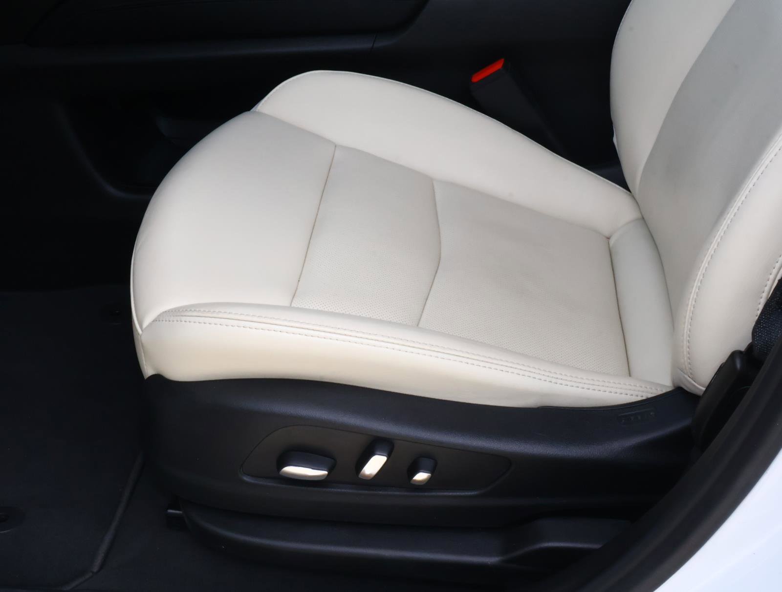 2025 Cadillac XT6 Sport - Photo 17