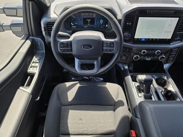 2025 Ford F-150 XLT - Photo 16
