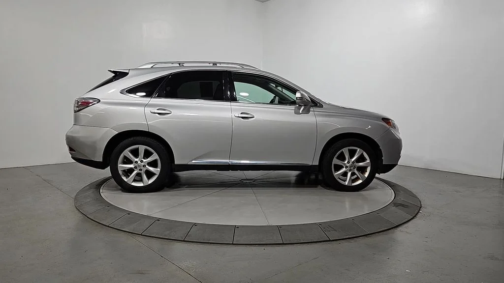 Used 2010  Lexus 350 image 6