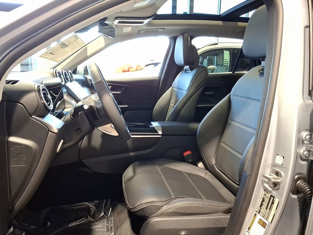Used 2026 Cirrus Silver Metallic Mercedes-Benz GLC 300 image 8