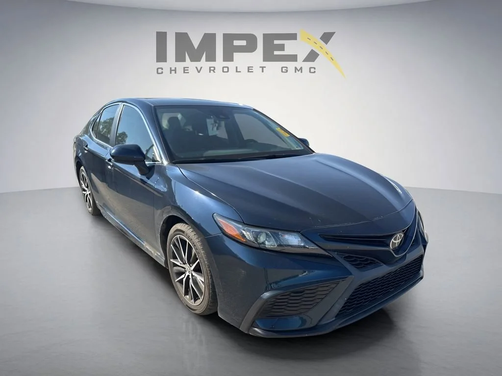 Used 2021  Toyota SE Nightshade image 5