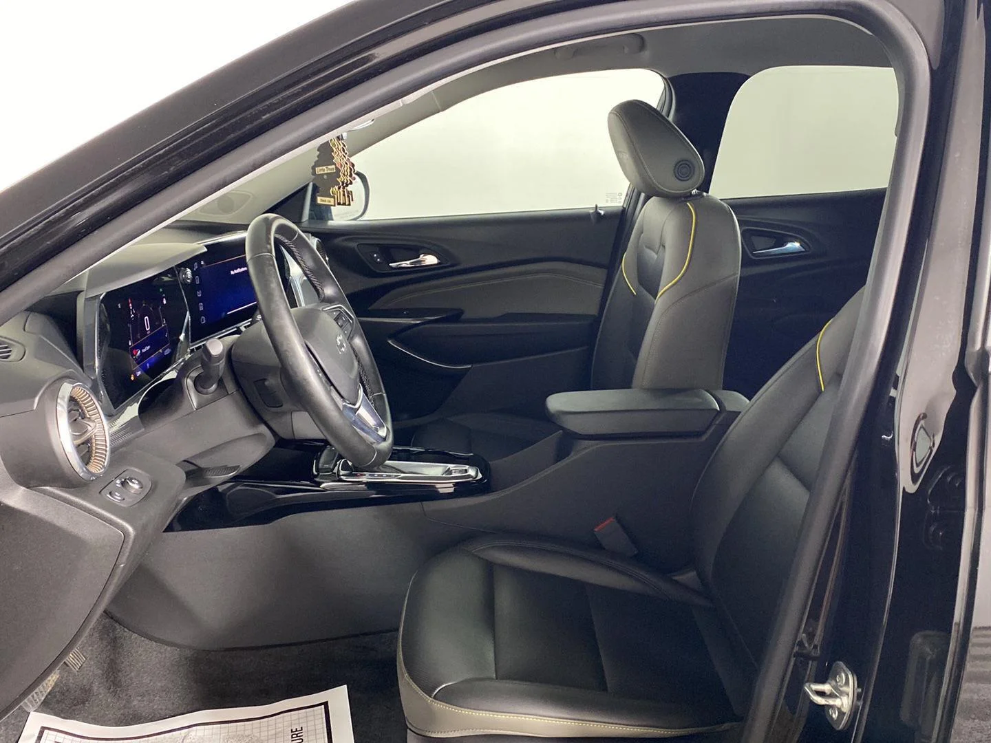 Used 2025 Mosaic Black Metallic Chevrolet ACTIV image 23