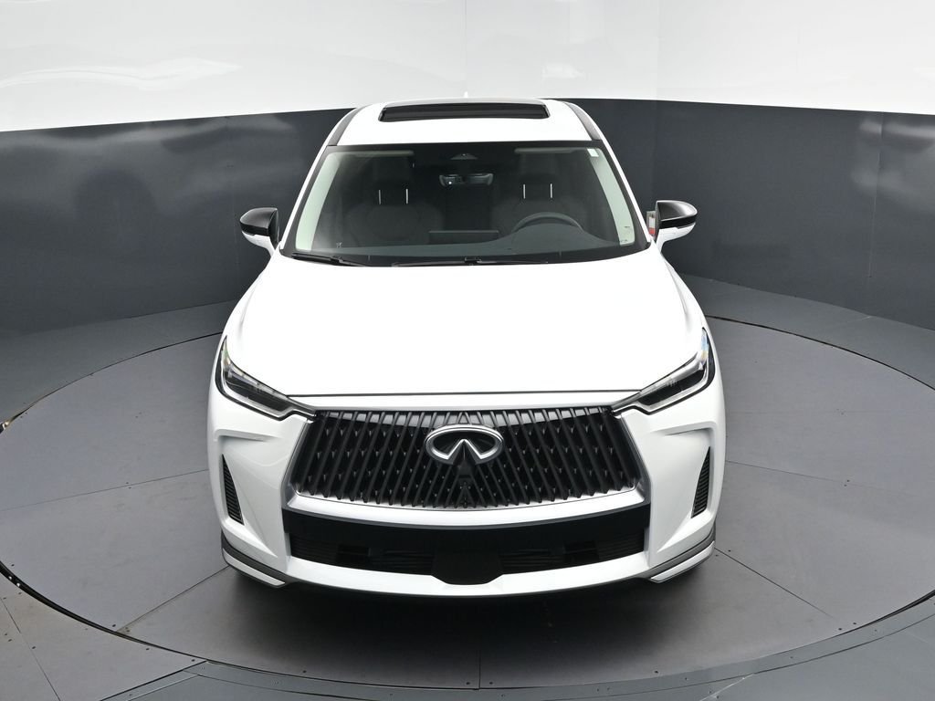 Certified Used 2026 White INFINITI PURE image 38