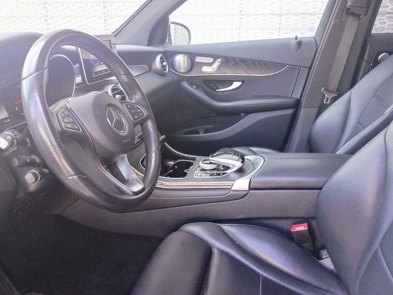 Used 2017 Polar White Mercedes-Benz GLC 300 image 10