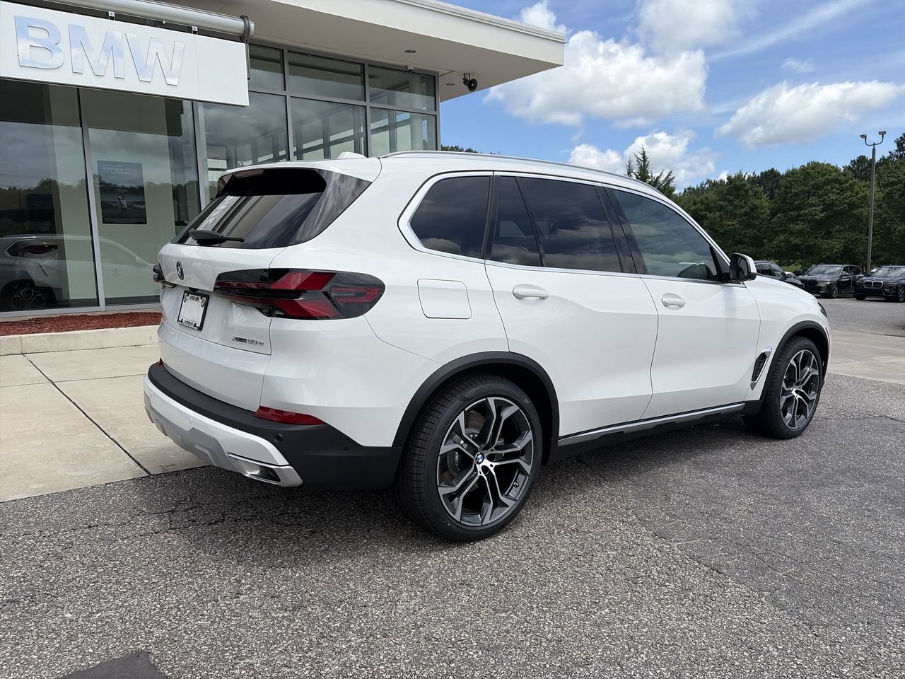 New 2026 Alpine White BMW xDrive50e image 8