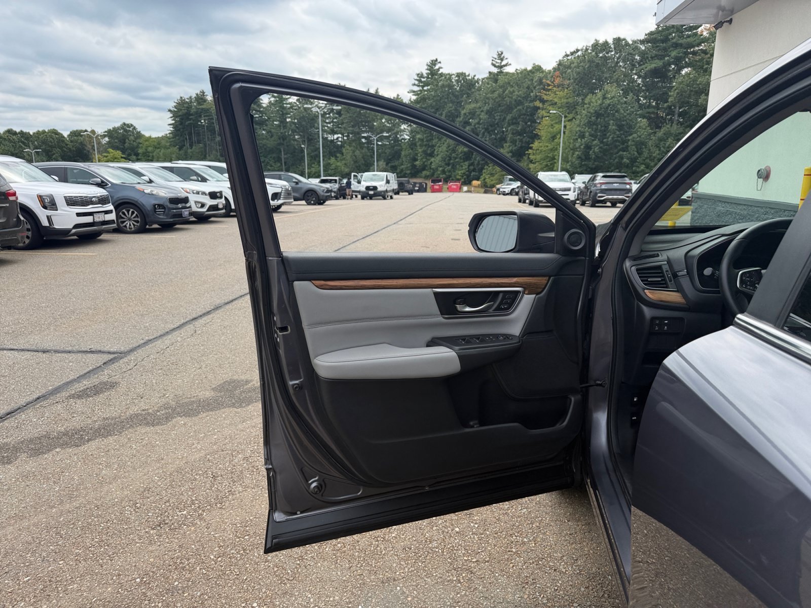 Used 2017 Gray Honda EX-L image 29