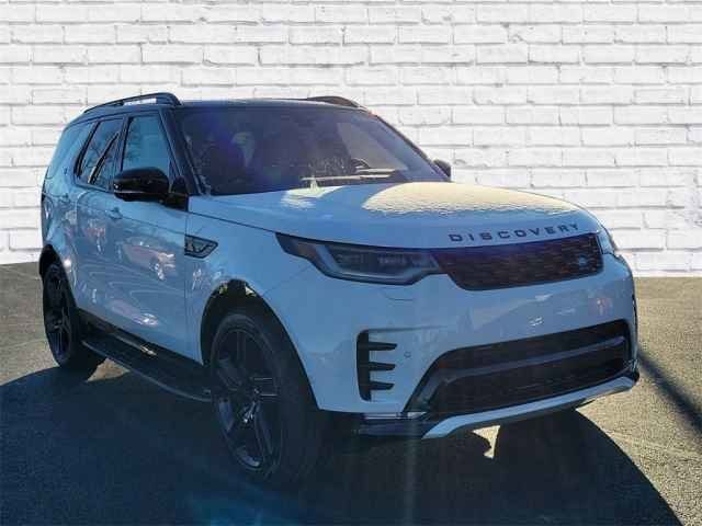 Used 2025 White Land Rover Dynamic se image 9