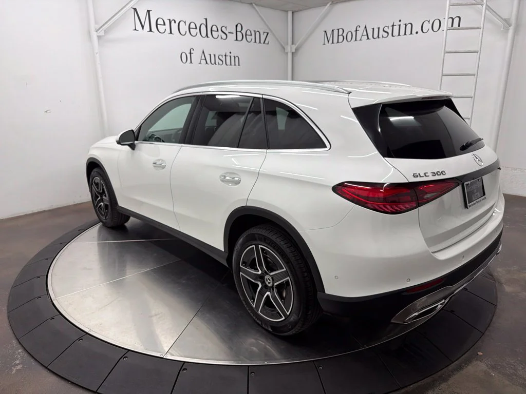New 2027 White Mercedes-Benz GLC 300 image 5