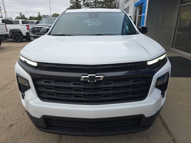 2026 Chevrolet Traverse photo 2