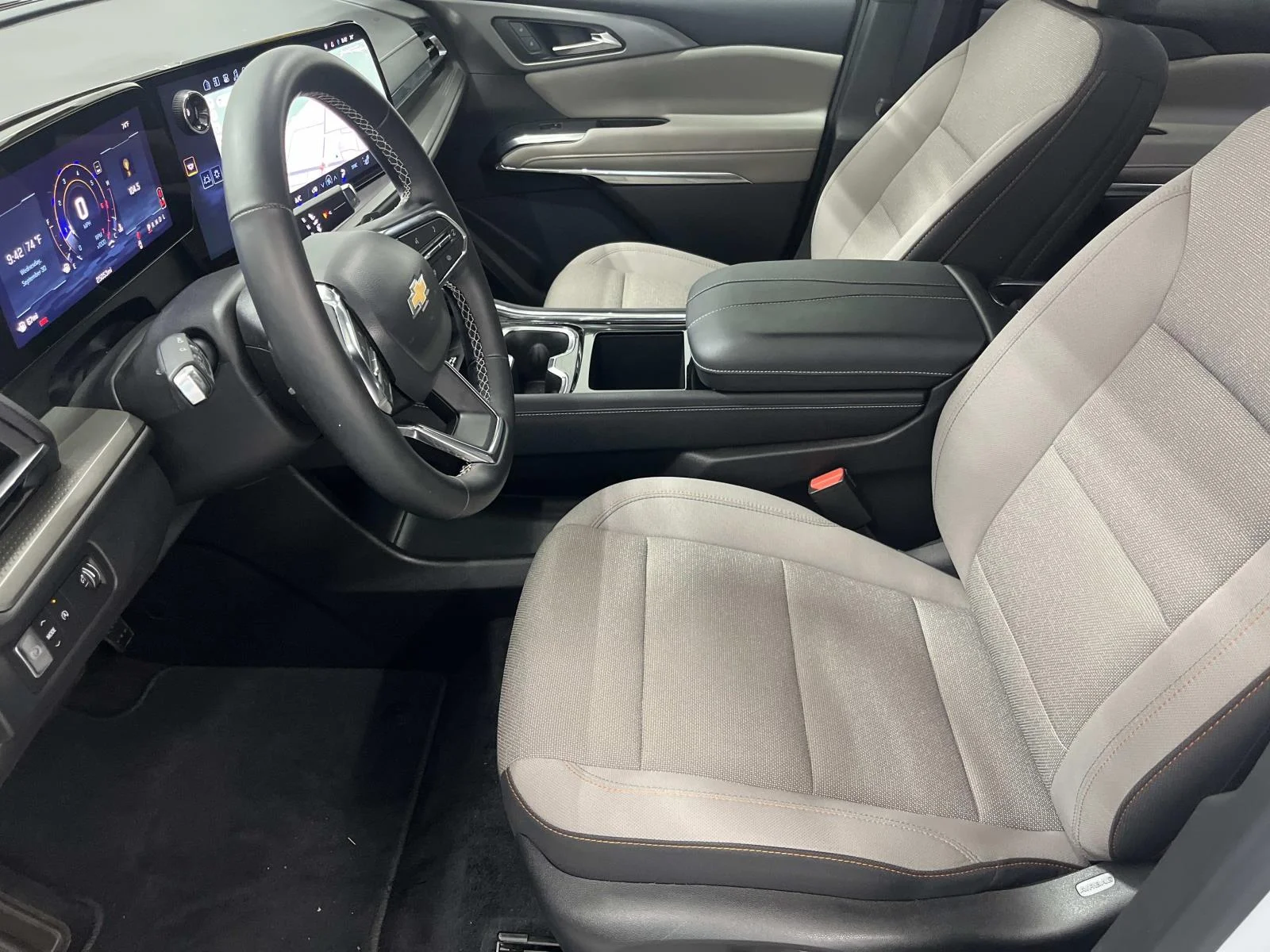 Used 2026 Summit White Chevrolet LT image 11
