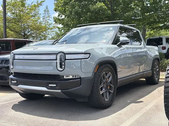 Used 2022  Rivian Adventure image 2