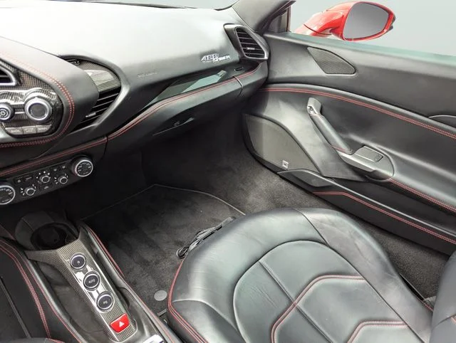 Used 2018  Ferrari Base image 24