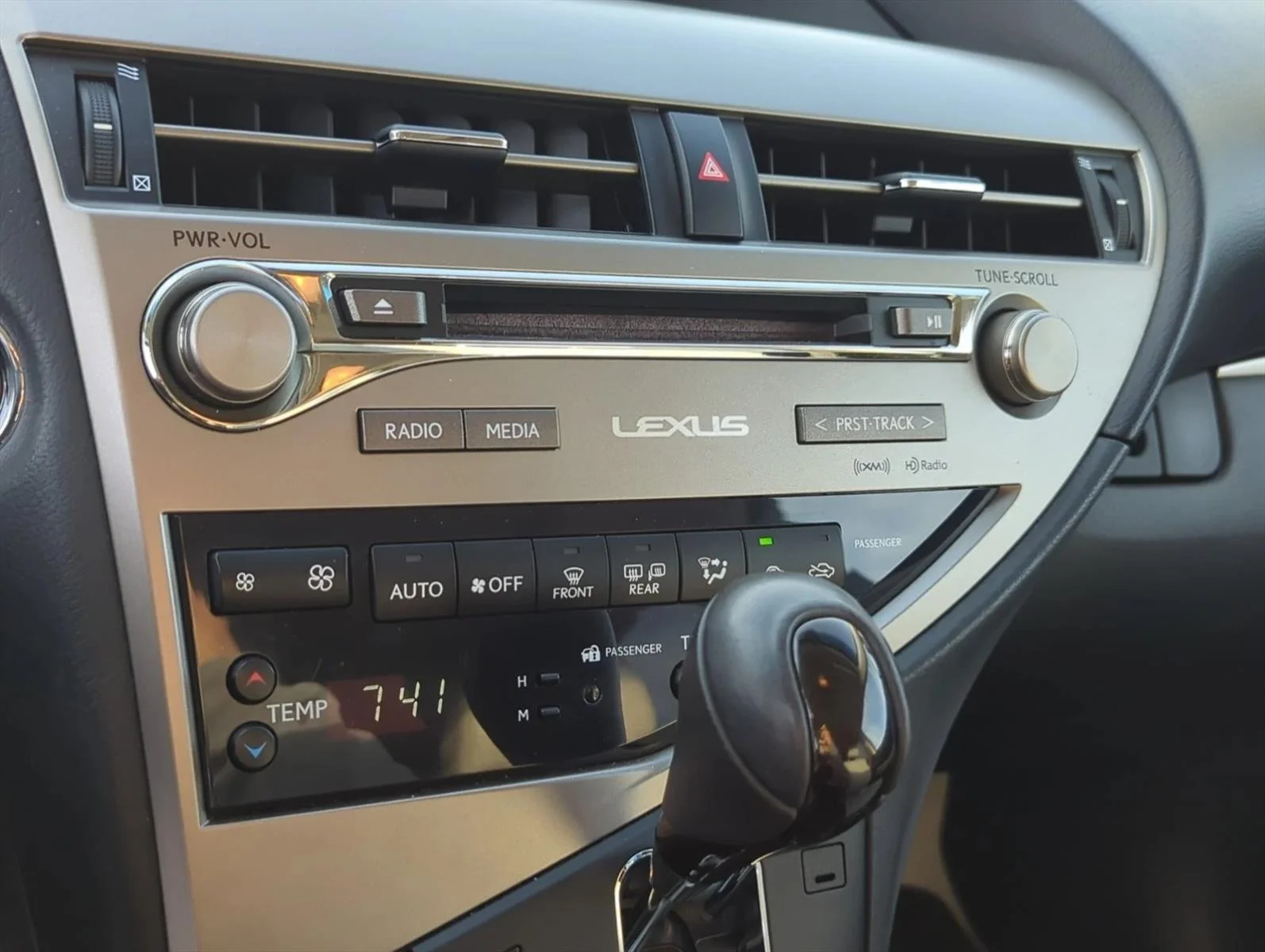 Used 2015 Obsidian Lexus  image 21