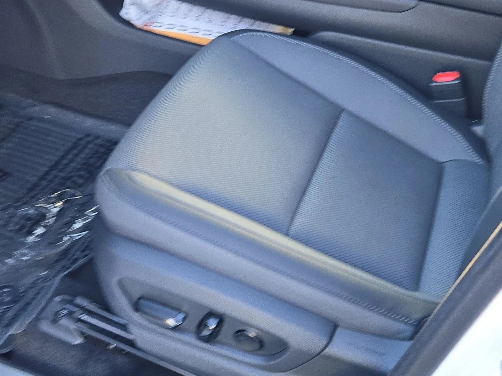New 2026 Oxygen White Lexus  450e PREMIUM AWD image 4