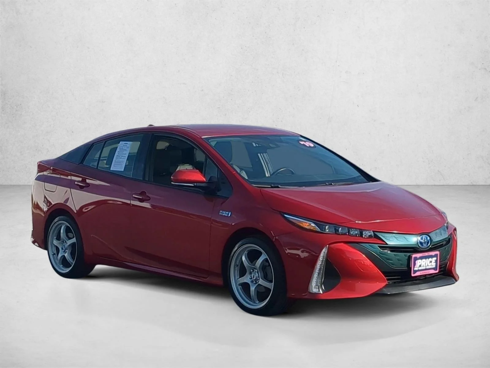 Used 2019 Hypersonic Red Toyota Premium image 3