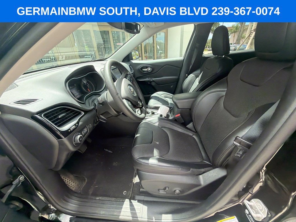 Used 2023 Diamond Black Jeep Altitude image 20