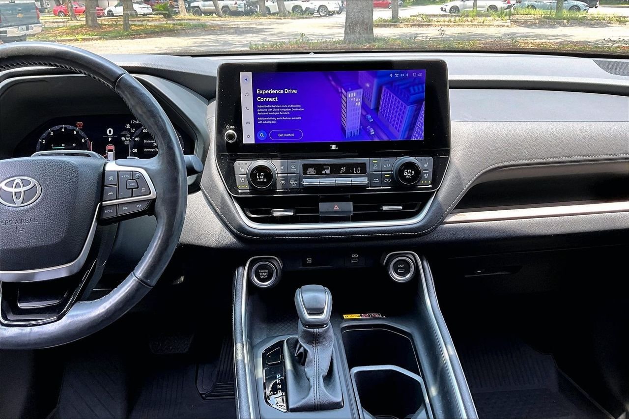 Used 2024 White Toyota Platinum image 9