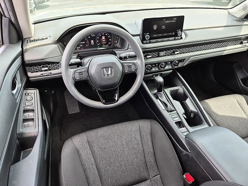 Used 2023 Lunar Silver Metallic Honda EX image 30