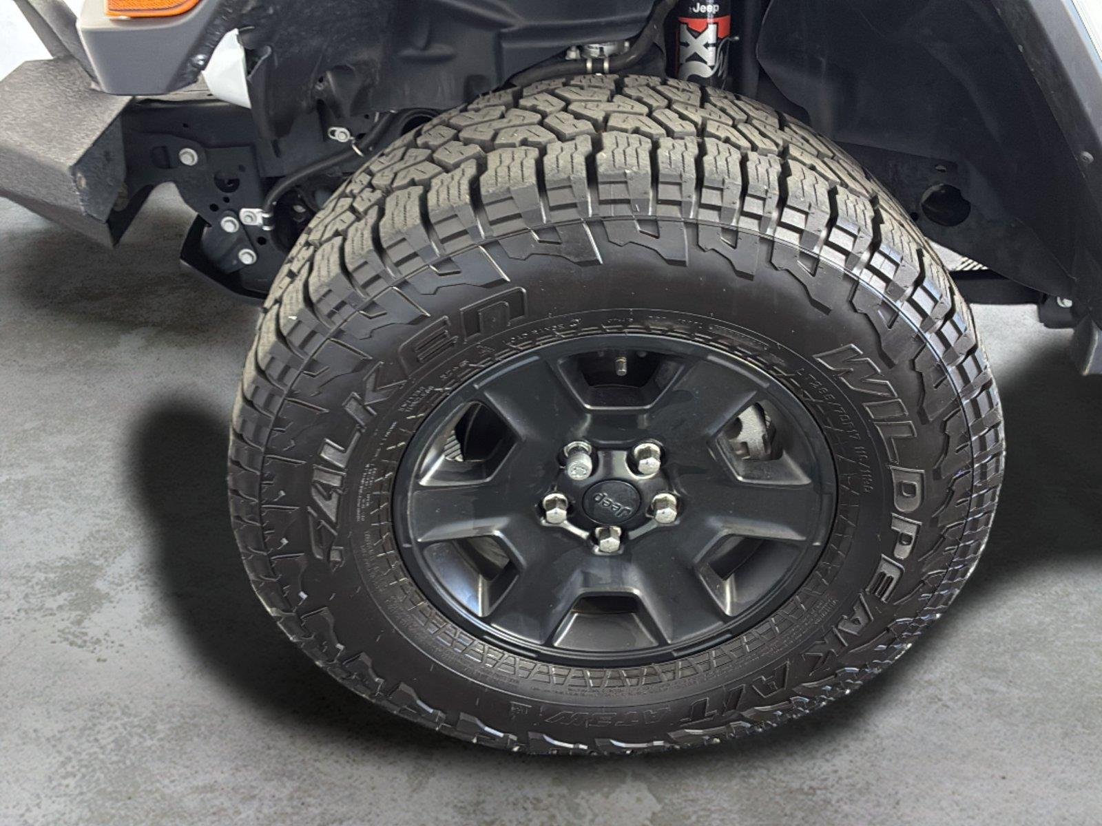 Used 2021 Bright White Clearcoat Jeep Mojave image 12