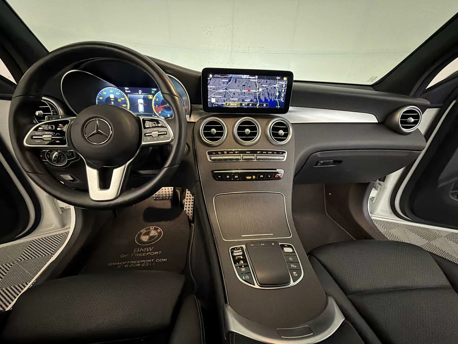 2021 Mercedes-Benz GLC GLC300 - Photo 16