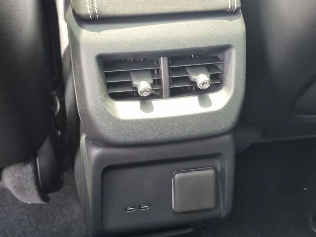 2027 Cadillac OPTIQ Luxury - Photo 20