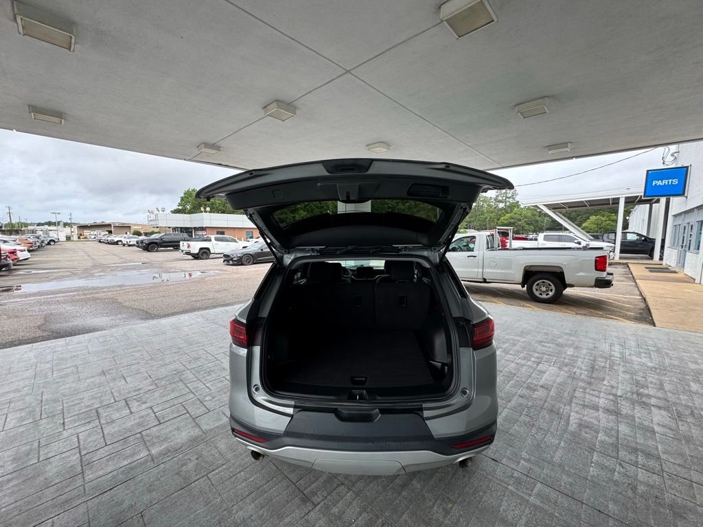 Used 2023 Gray Chevrolet LT image 9
