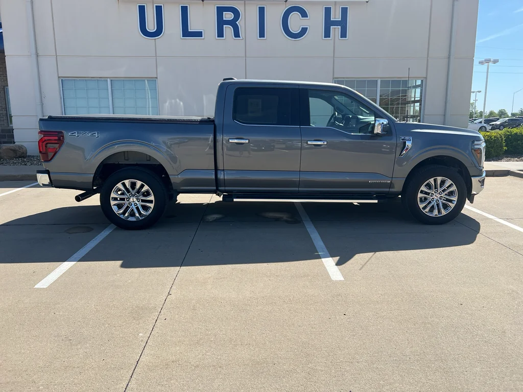 Used 2025 Carbonized Gray Metallic Ford LARIAT image 11