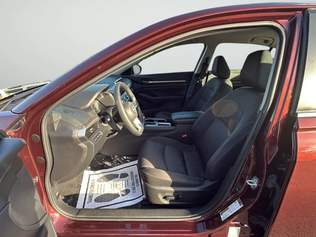 Used 2023 Red Nissan 2.5 SV image 10