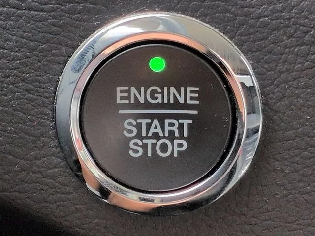 Used 2022 Silver Ford SE image 26