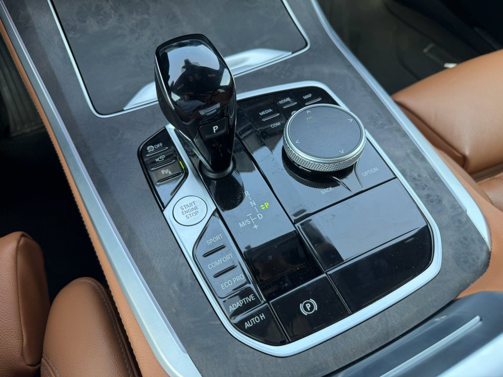 Used 2022 Jet Black BMW sDrive40i image 17