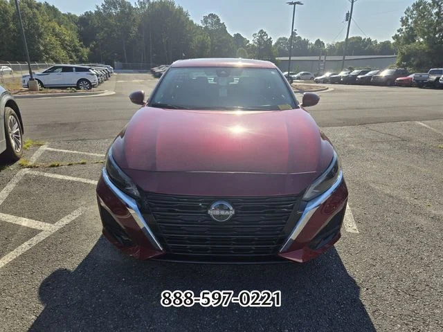 Used 2024 Scarlet NISSAN 2.5 SV image 8