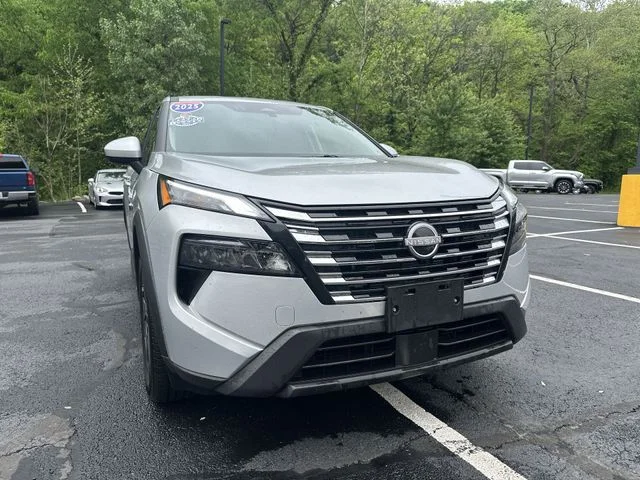 Used 2025 Silver Nissan SV image 11