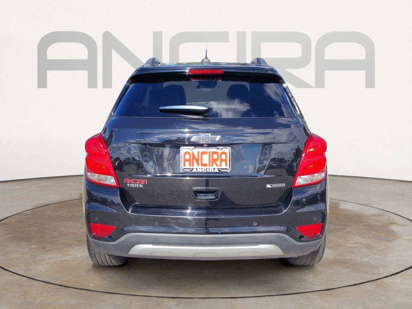 Used 2018 Mosaic Black Metallic Chevrolet Premier image 9