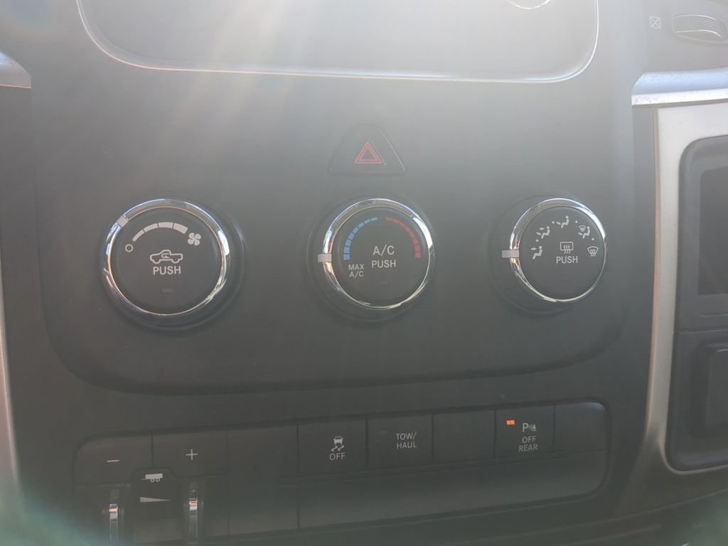 Used 2016 Bright White Clearcoat Ram SLT image 26
